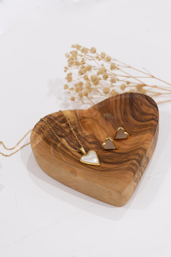 Mother of Pearl Heart Necklace in Gold