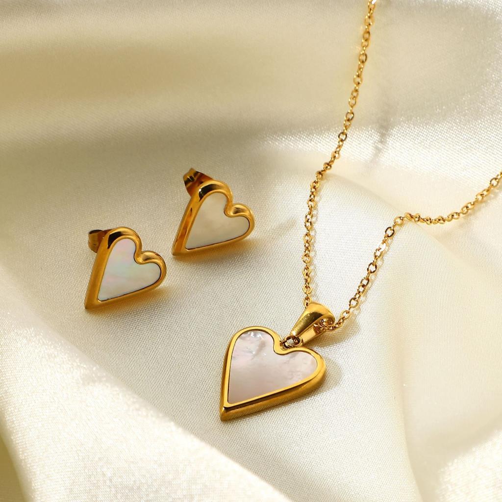 Mother of Pearl Heart Necklace in Gold